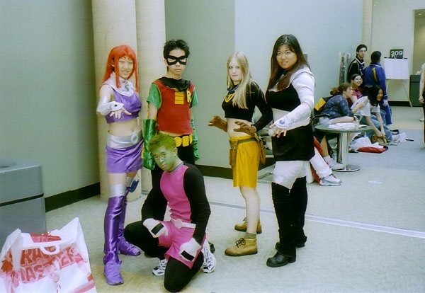 gal/Pics - Otakon 2004/Teen-Titans.jpg